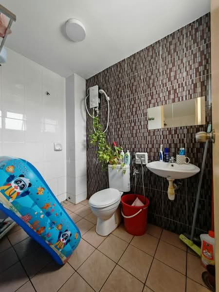 Terraced House for Sale in Sungai Buloh (Selangor) - Farhan Rafael - Bathroom - PropertyGuru.com.my