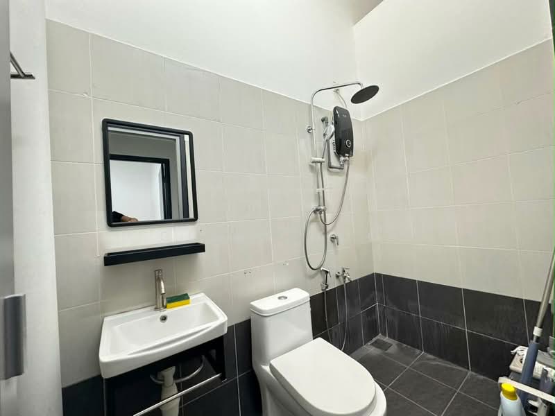 Rumah Teres 2-Tingkat untuk Dijual di Bandar Putra Jaya (Tebrau) - Glenn Woo - Bathroom - PropertyGuru.com.my