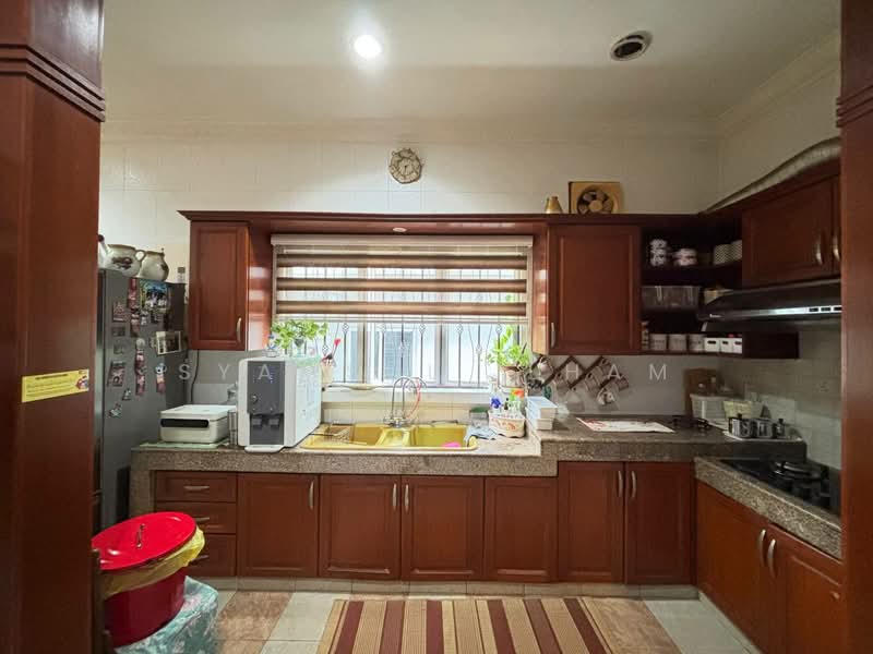 Rumah Teres 2.5-Tingkat untuk Dijual di Shah Alam (Selangor) - Syamsul Ilham - Kitchen - PropertyGuru.com.my