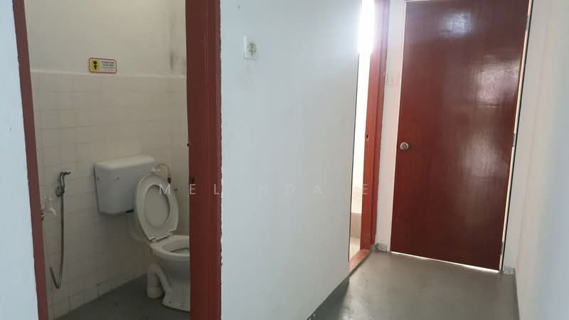 Shop / Office untuk Disewa di Taman Universiti (Skudai) - Melinda Ee - Bathroom - PropertyGuru.com.my