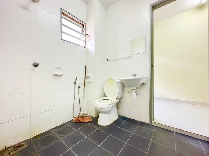Terraced House for Sale in Aman Putri (Sungai Buloh) - Muin Mn - Bathroom - PropertyGuru.com.my