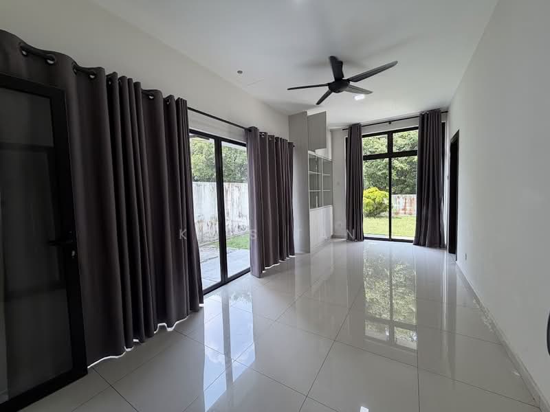 Rumah Berkembar untuk Dijual di Jade Hills (Kajang) - Kris Tan - Living Room - PropertyGuru.com.my