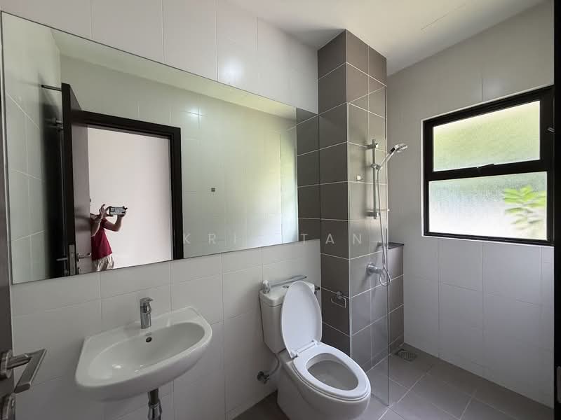 Rumah Berkembar untuk Dijual di Jade Hills (Kajang) - Kris Tan - Bathroom - PropertyGuru.com.my