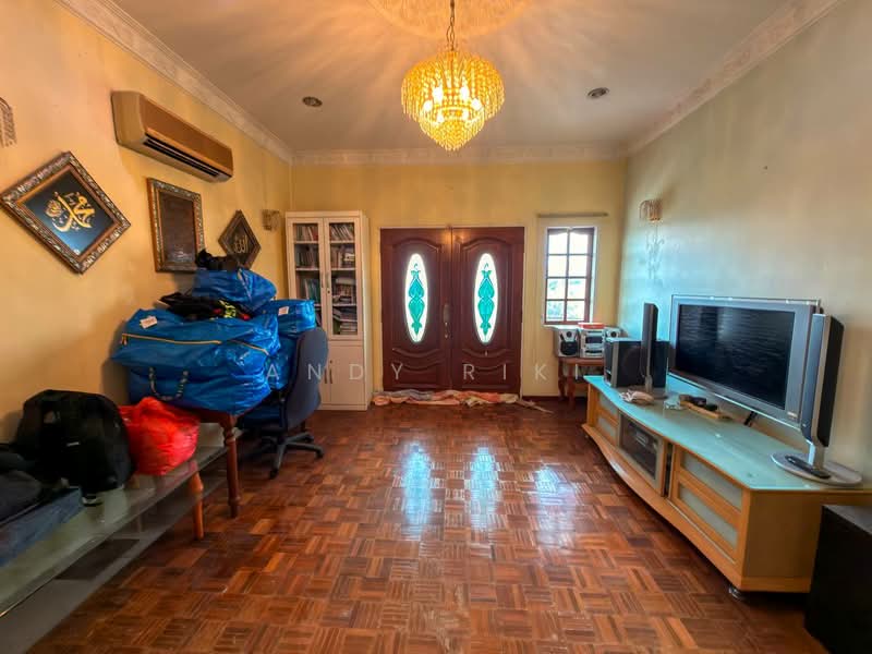 Bungalow House for Sale in Kayangan Heights (Shah Alam) - Andy Riki - Living Room - PropertyGuru.com.my