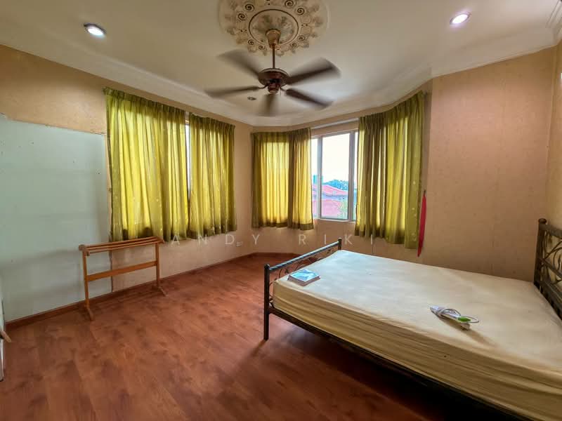 Bungalow House for Sale in Kayangan Heights (Shah Alam) - Andy Riki - Bedroom - PropertyGuru.com.my