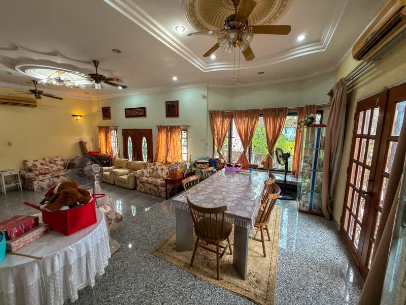 Bungalow House for Sale in Kayangan Heights (Shah Alam) - Andy Riki - Living Room - PropertyGuru.com.my