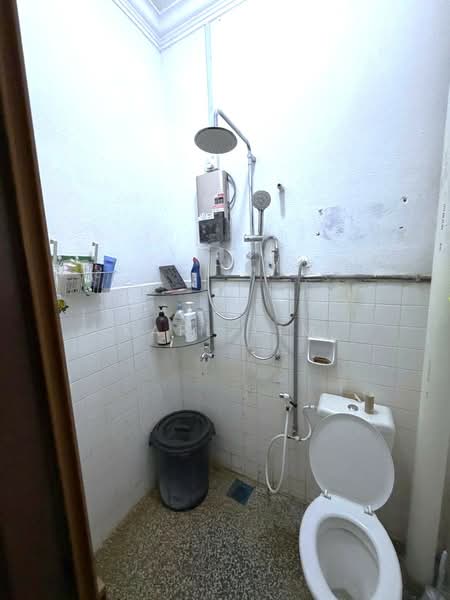 Rumah Teres 1-Tingkat untuk Dijual di Taman Perling (Perling) - Karl Lim - Bathroom - PropertyGuru.com.my