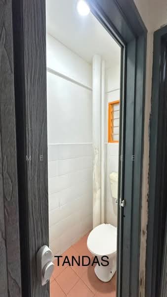 Flat for Rent at Flat Daisy - Melinda Ee - Bathroom - PropertyGuru.com.my