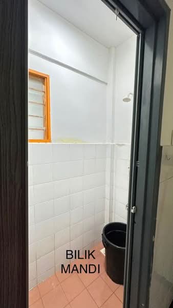 Flat for Rent at Flat Daisy - Melinda Ee - Bathroom - PropertyGuru.com.my