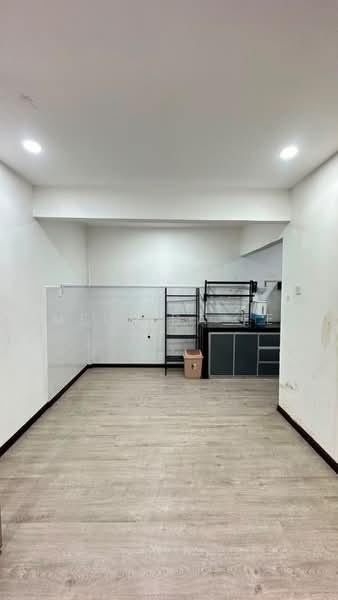 Flat for Rent at Flat Daisy - Melinda Ee - Kitchen - PropertyGuru.com.my