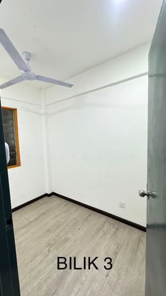 Flat for Rent at Flat Daisy - Melinda Ee - Bedroom - PropertyGuru.com.my