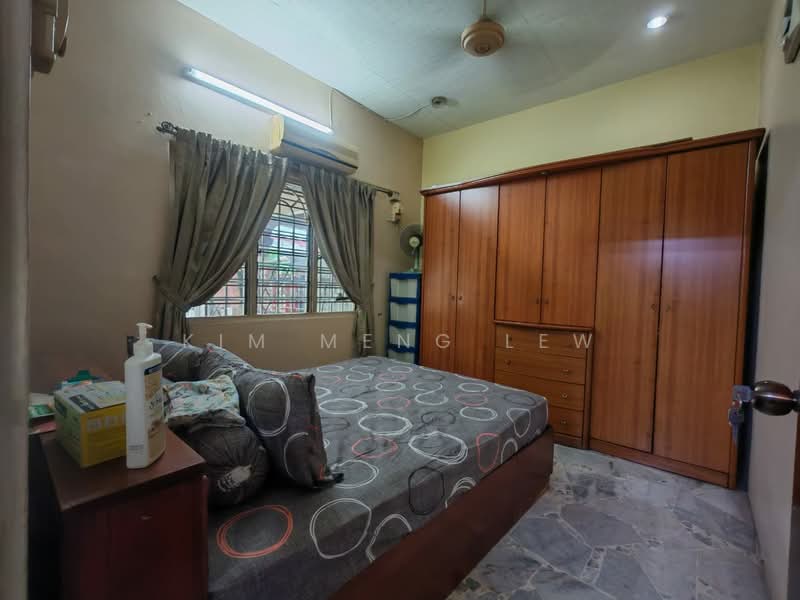 Rumah Teres 1.5-Tingkat untuk Dijual di Kepong Baru (Kepong) - Kim Meng Lew - Bedroom - PropertyGuru.com.my