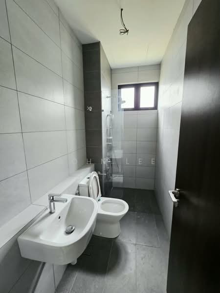 Semi-Detached House for Sale in Bandar Kinrara Seksyen 1 (Bandar Kinrara) - John Lee - Bathroom - PropertyGuru.com.my