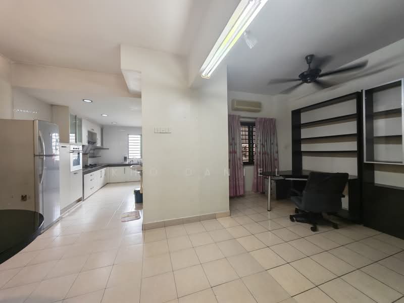 Rumah Teres 2-Tingkat untuk Dijual di Taman Putra Prima (Puchong) - Kho Daniel - Kitchen - PropertyGuru.com.my