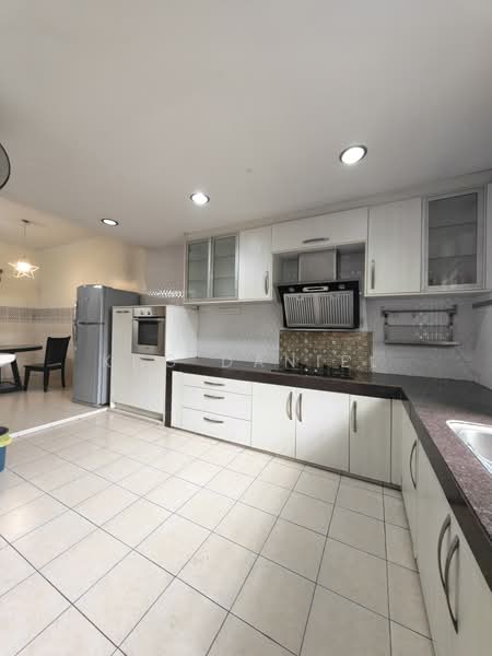 Rumah Teres 2-Tingkat untuk Dijual di Taman Putra Prima (Puchong) - Kho Daniel - Kitchen - PropertyGuru.com.my