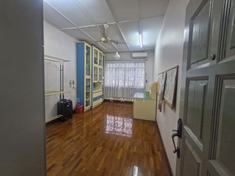 2-storey Terraced House for Sale in Taman hujan bubuk (Jalan Klang Lama (Old Klang Road)) - Esharani . - PropertyGuru.com.my
