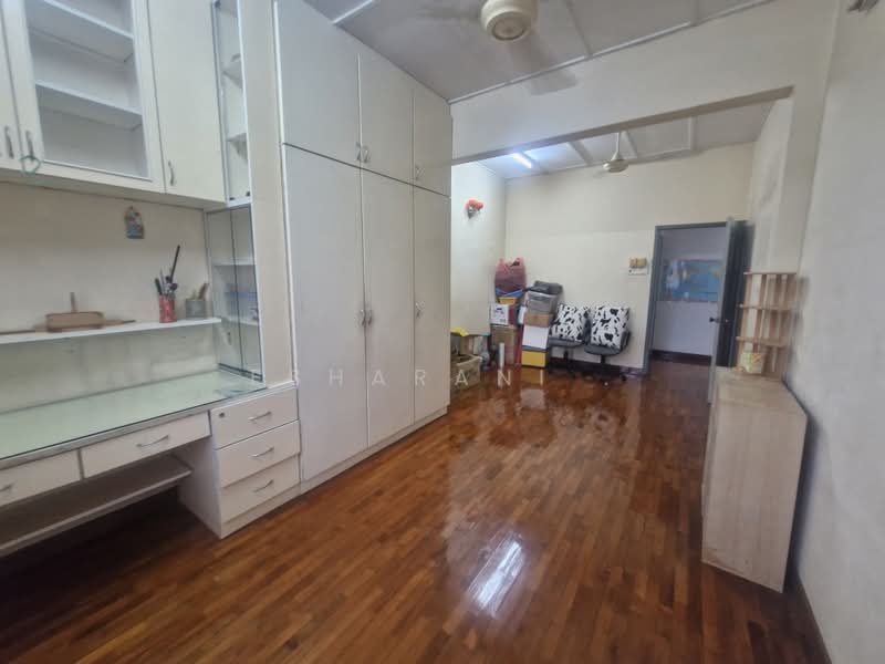 2-storey Terraced House for Sale in Taman hujan bubuk (Jalan Klang Lama (Old Klang Road)) - Esharani . - PropertyGuru.com.my