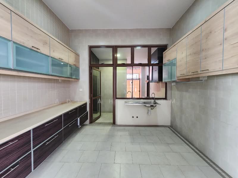 Rumah Teres 2-Tingkat untuk Dijual di Bukit Jelutong (Shah Alam) - Adibah Salim - Kitchen - PropertyGuru.com.my