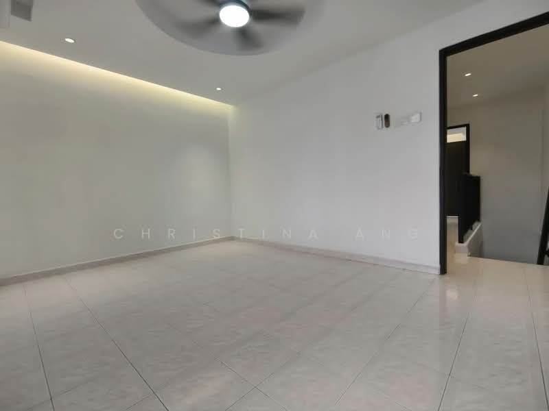 2-storey Terraced House for Sale in Bandar Baru Permas Jaya (Permas Jaya) - Christina Ang - Living Room - PropertyGuru.com.my