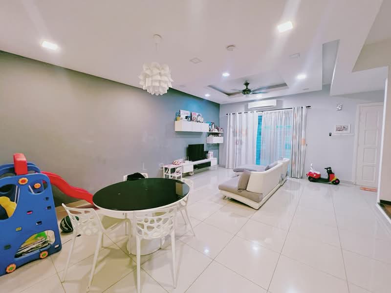 Rumah Teres 2-Tingkat untuk Dijual di Kemuning Utama (Shah Alam) - LS Chu - Living Room - PropertyGuru.com.my
