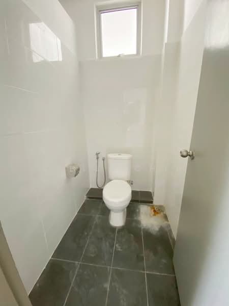 Kilang untuk Disewa di Taman Impian Emas (Skudai) - Stella Chia - Bathroom - PropertyGuru.com.my