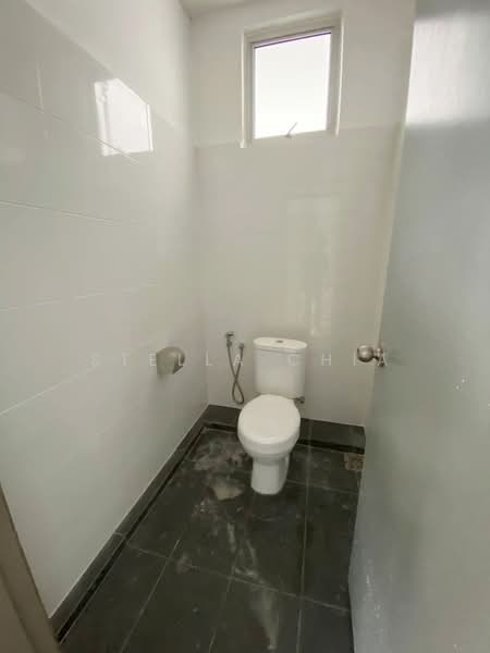 Kilang untuk Disewa di Taman Impian Emas (Skudai) - Stella Chia - Bathroom - PropertyGuru.com.my