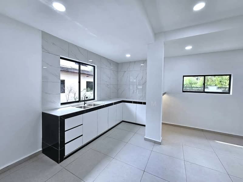 2-storey Terraced House for Sale in Taman Daya (Johor Bahru) - Karl Lim - Kitchen - PropertyGuru.com.my