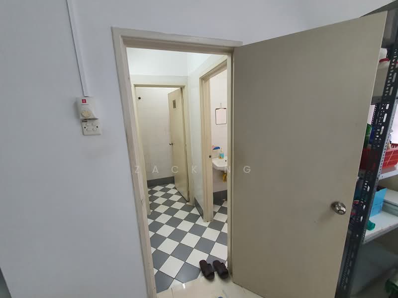 Shop / Office untuk Dijual di Sungai Buloh (Selangor) - Zack Ng - Interior - PropertyGuru.com.my