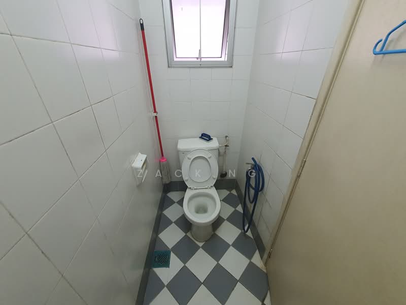 Shop / Office untuk Dijual di Sungai Buloh (Selangor) - Zack Ng - Bathroom - PropertyGuru.com.my