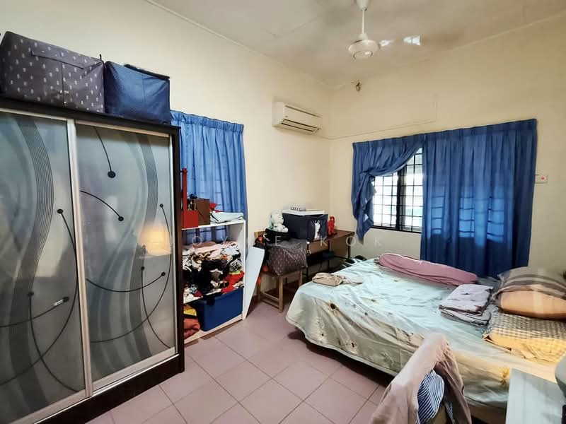 Rumah Teres 2-Tingkat untuk Dijual di Usj 6 (Subang Jaya) - Joyce Kok - Bedroom - PropertyGuru.com.my