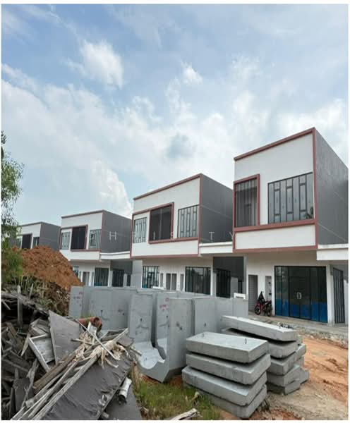 Shop / Office for Rent in M Residence (Rawang) - Chris Tye - Exterior - PropertyGuru.com.my