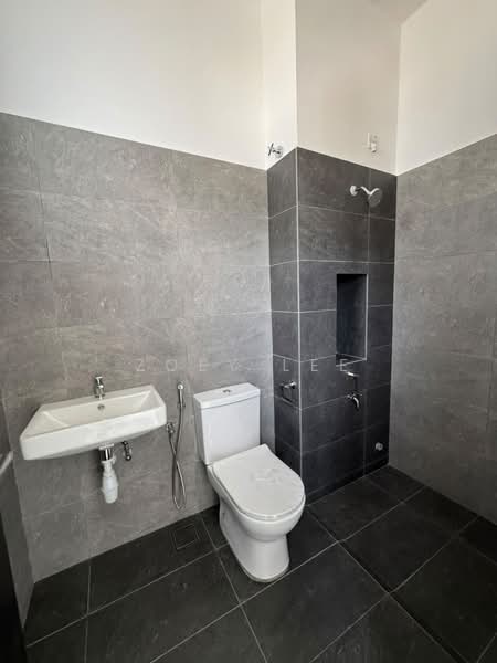 Rumah Teres 2-Tingkat untuk Dijual di Taman Impian Emas (Skudai) - Zoey Lee - Bathroom - PropertyGuru.com.my