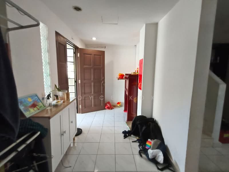 Rumah Teres 2-Tingkat untuk Dijual di Usj 6 (Subang Jaya) - Joyce Kok - Entrance - PropertyGuru.com.my