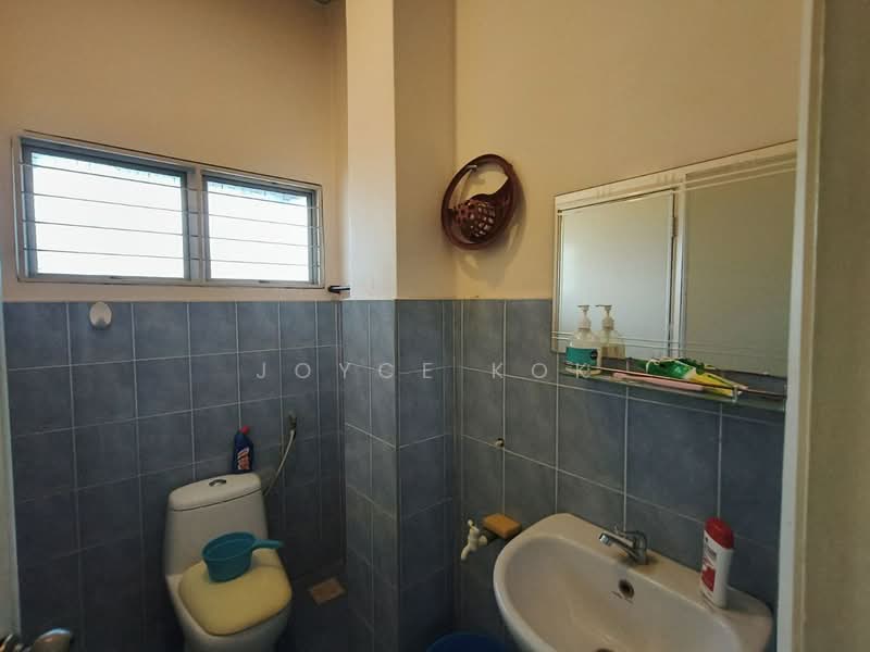 Rumah Teres 2-Tingkat untuk Dijual di Usj 6 (Subang Jaya) - Joyce Kok - Bathroom - PropertyGuru.com.my