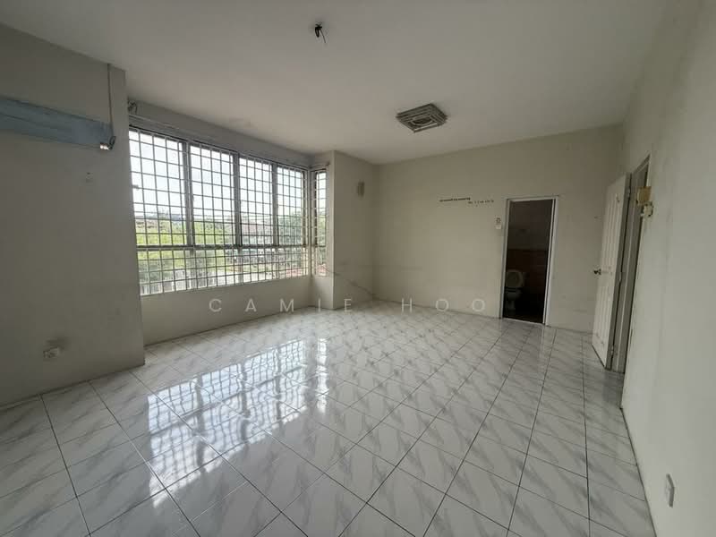 Rumah Berkembar untuk Dijual di Klang (Selangor) - Camie Hoo - Living Room - PropertyGuru.com.my
