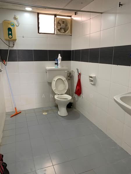 Kondominium untuk Disewa di Sunny Ville Condominium - Jane Ang - Bathroom - PropertyGuru.com.my