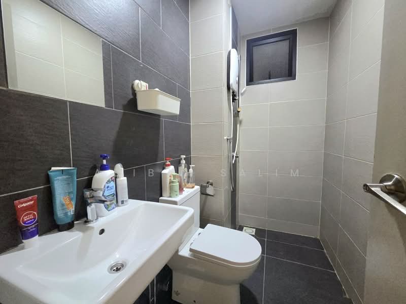 Service Residence for Sale at Tuan Residency - Adibah Salim - Bathroom - PropertyGuru.com.my