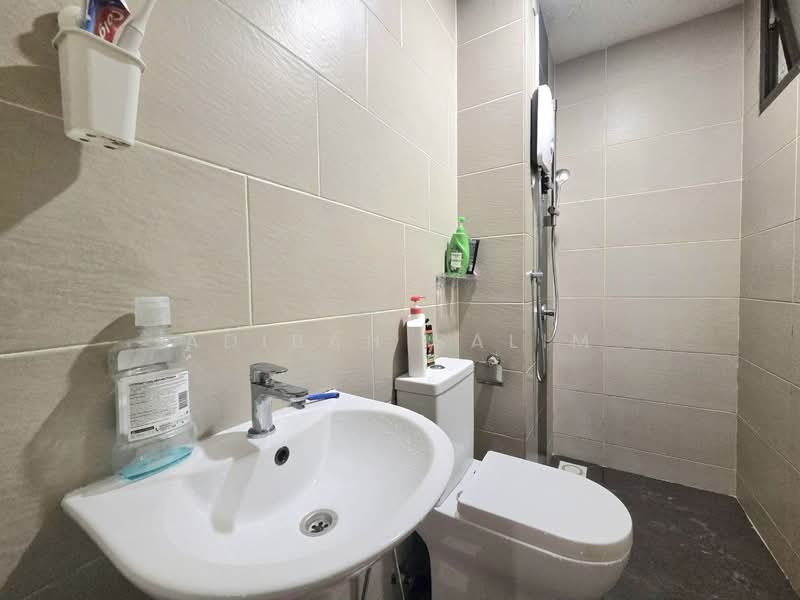 Service Residence for Sale at Tuan Residency - Adibah Salim - Bathroom - PropertyGuru.com.my