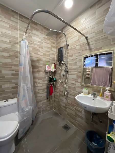 Rumah Teres untuk Dijual di Bandar Kinrara Seksyen 1 (Bandar Kinrara) - Michael Kei - Bathroom - PropertyGuru.com.my
