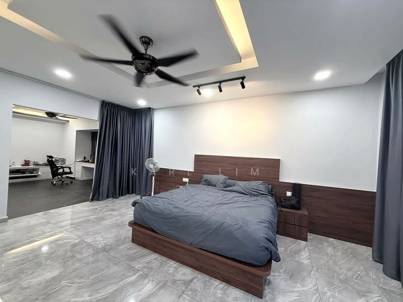 Semi-Detached House for Sale in Taman Pelangi (Johor Bahru) - Karl Lim - Bedroom - PropertyGuru.com.my
