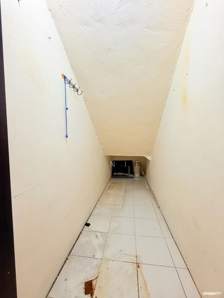 Rumah Teres 2-Tingkat untuk Dijual di Teluk Pulai (Klang) - Stephanie Lim - Corridor - PropertyGuru.com.my