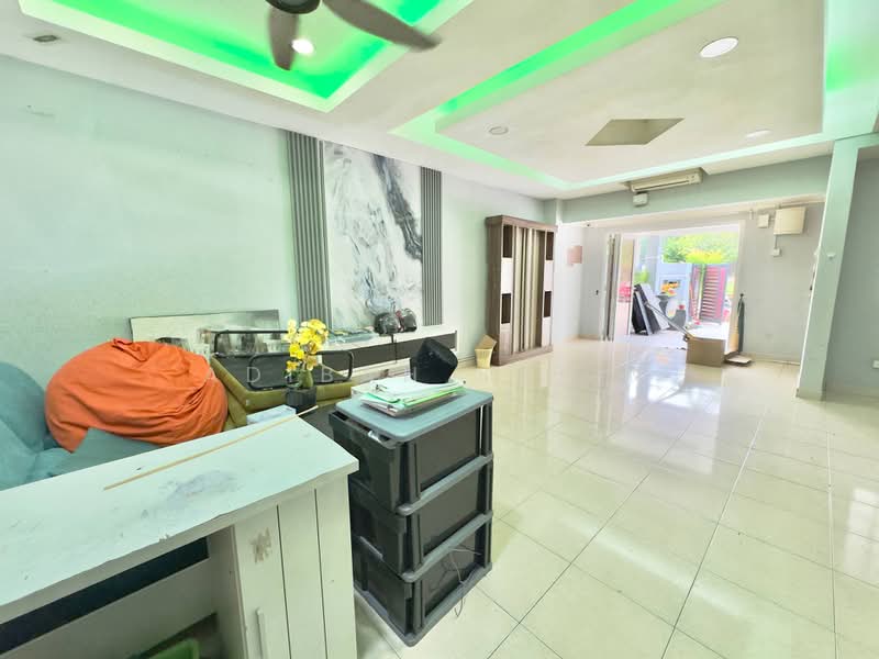 Rumah Teres untuk Dijual di Bandar Bukit Puchong (Puchong) - Adibah Salim - Living Room - PropertyGuru.com.my