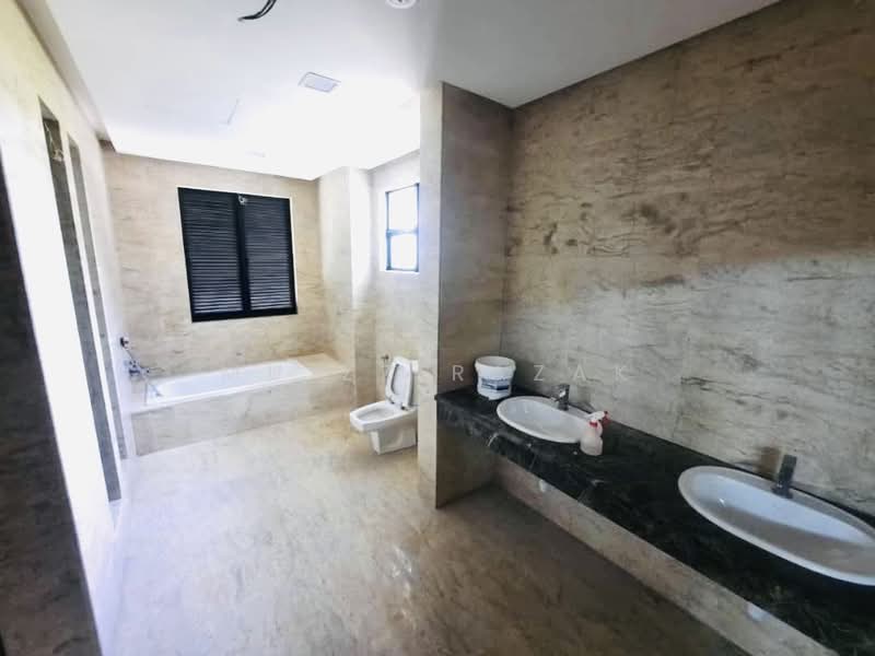 Bungalow House for Sale in Bukit Jelutong (Shah Alam) - Muizz Razak - PropertyGuru.com.my