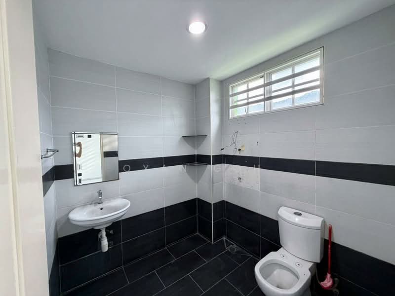 Rumah Teres 2-Tingkat untuk Disewa di Taman Goh Guan Ho (Ayer Itam) - Qyan Goh - Bathroom - PropertyGuru.com.my