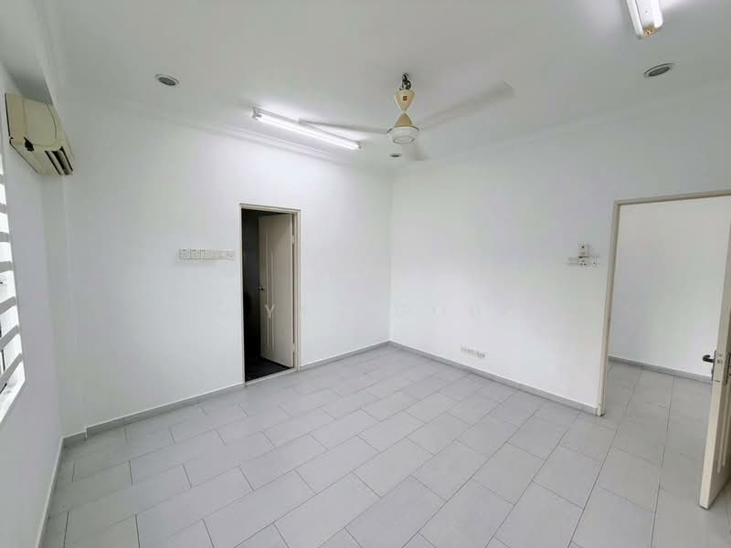 Rumah Teres 2-Tingkat untuk Disewa di Taman Goh Guan Ho (Ayer Itam) - Qyan Goh - Interior - PropertyGuru.com.my