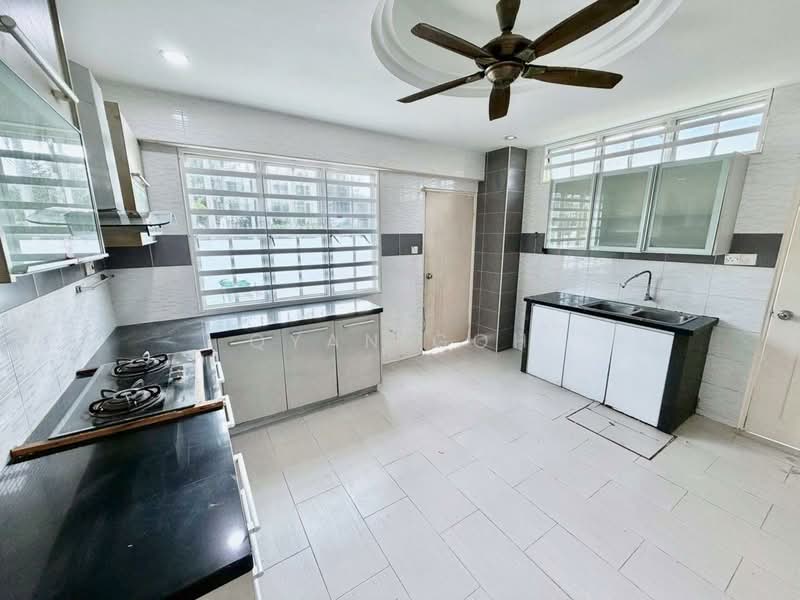 Rumah Teres 2-Tingkat untuk Disewa di Taman Goh Guan Ho (Ayer Itam) - Qyan Goh - Kitchen - PropertyGuru.com.my