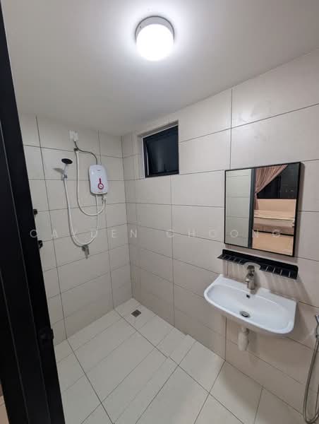 Kediaman Servis untuk Dijual di MARC Residences - Cayden Choong - Bathroom - PropertyGuru.com.my