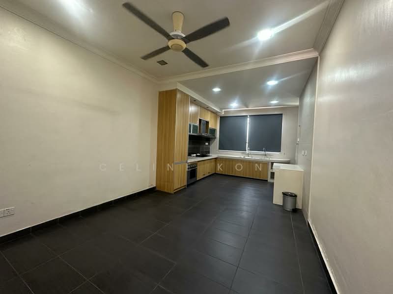 3-storey Terraced House for Sale in Shah Alam (Selangor) - Celine Kong - Kitchen - PropertyGuru.com.my