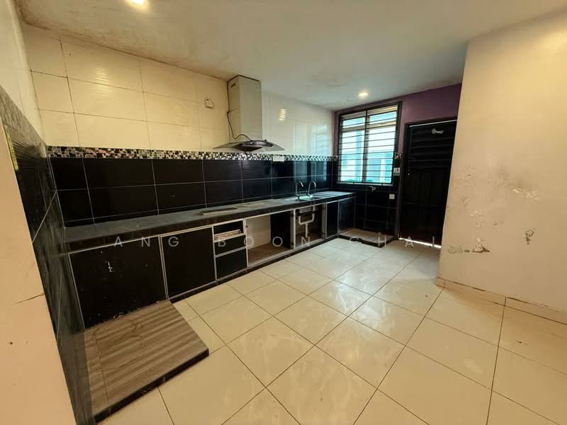Rumah Teres 2-Tingkat untuk Dijual di Taman Scientex Senai (Senai) - Ang Boon Chai - Kitchen - PropertyGuru.com.my