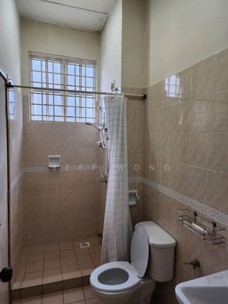 Rumah Teres 2-Tingkat untuk Dijual di Seksyen 4 (Kota Damansara) - Jeff Wong - Bathroom - PropertyGuru.com.my